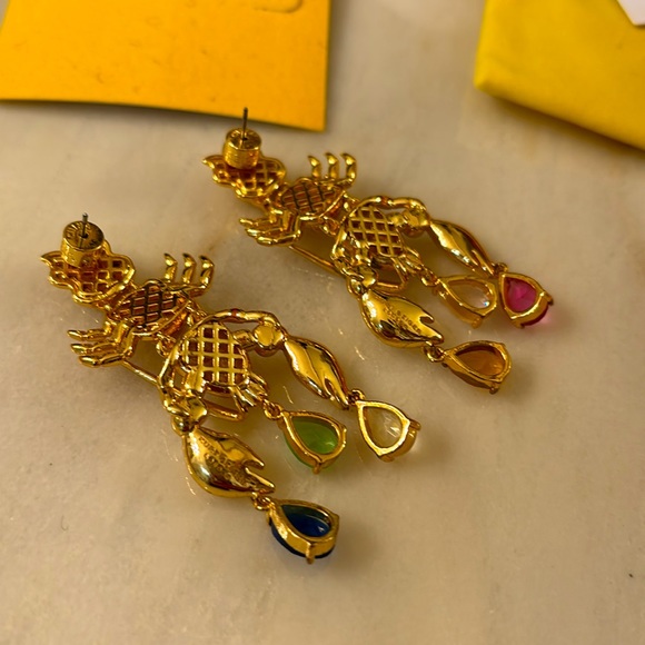 Kurt Geiger lobster Gold tone dangle statement earrings. - Picture 6 of 8